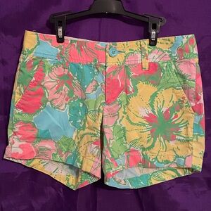 Lilly Pulitzer “The Callahan” Shorts in Vibrant Pastel Floral Print. Size 0.